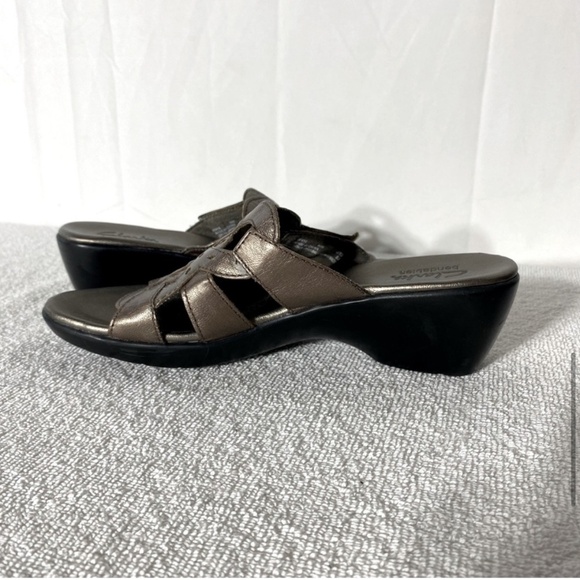 Clark’s Bendables Brown Metallic Leather Slip On Sandals 6.5 - Picture 10 of 14